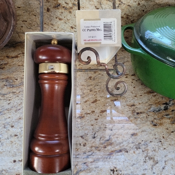 WPepper Mill - Picture 2 of 7